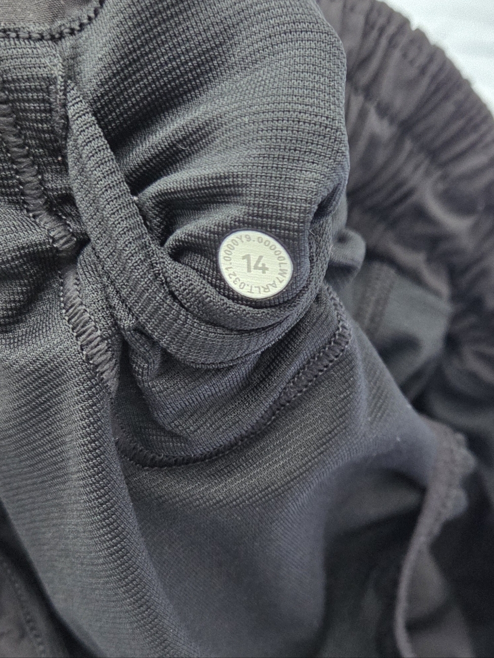 Lululemon Hotty Hot High-Rise Lined Short 4" - Picture 4 of 6
